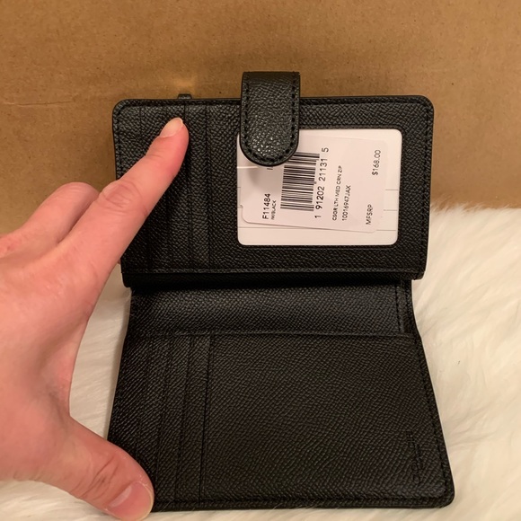 💕🛍 NEW💕 COACH WALLET - Picture 3 of 7
